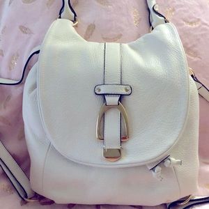 Flash sale💥Gorgeous white (with black trim) Shiny gold hardware GILI HANDBAG💥